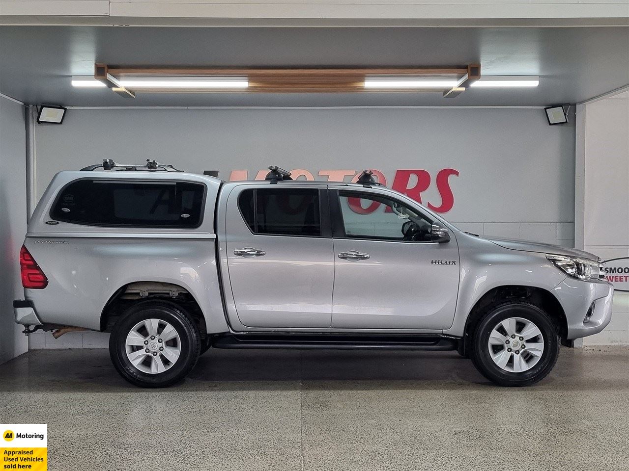 Vehicle image 5