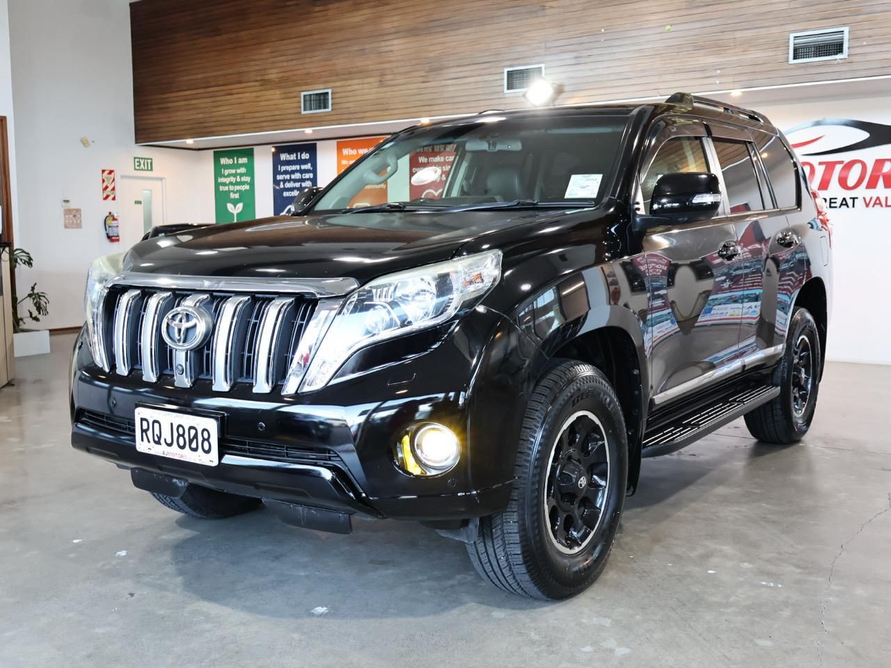 Vehicle image 3