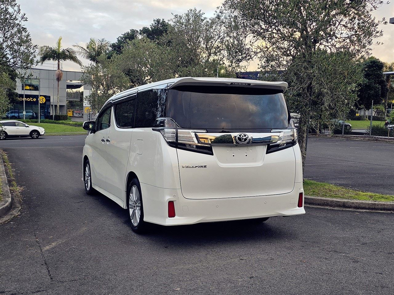 Vehicle image 3