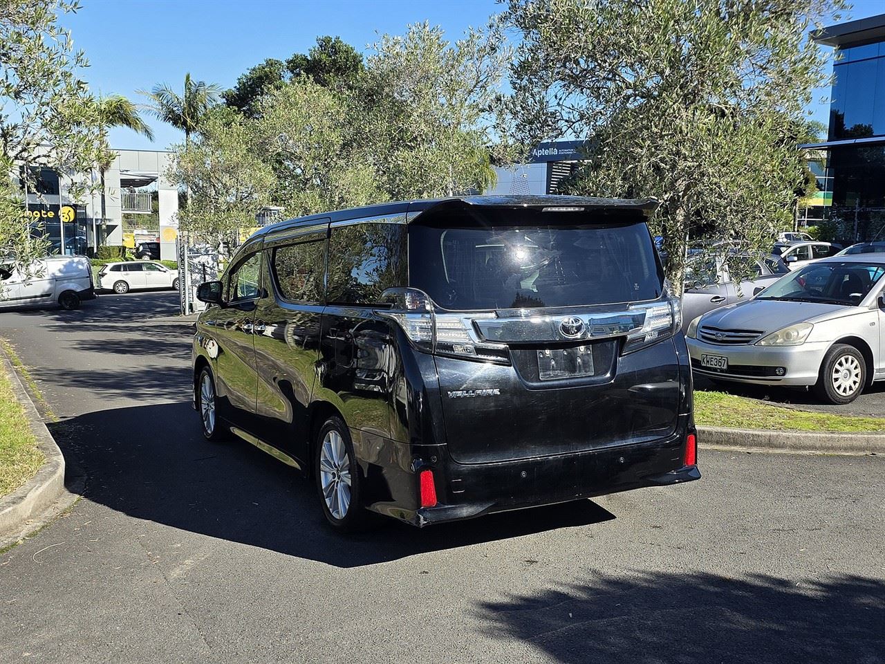 Vehicle image 5