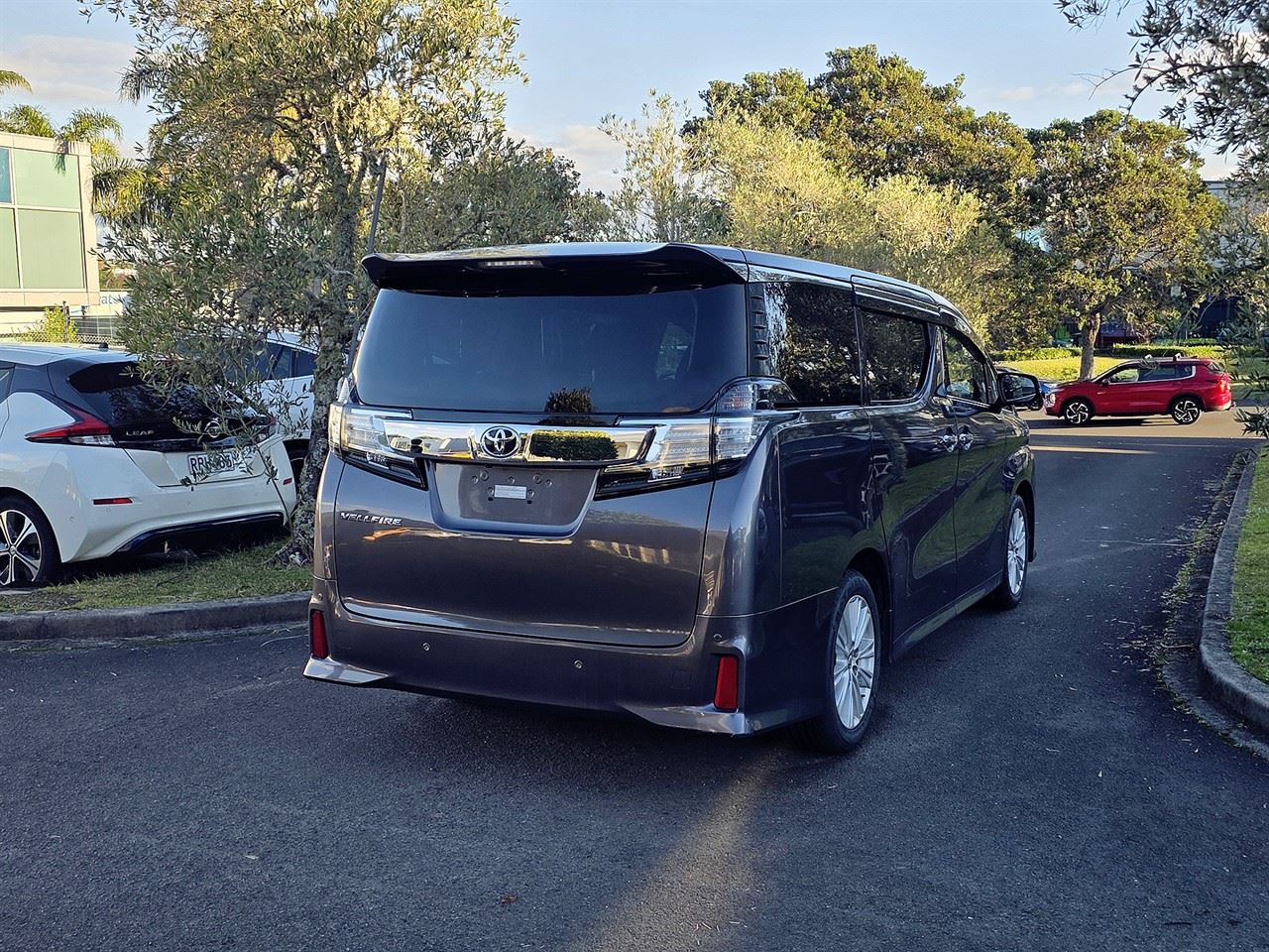Vehicle image 4