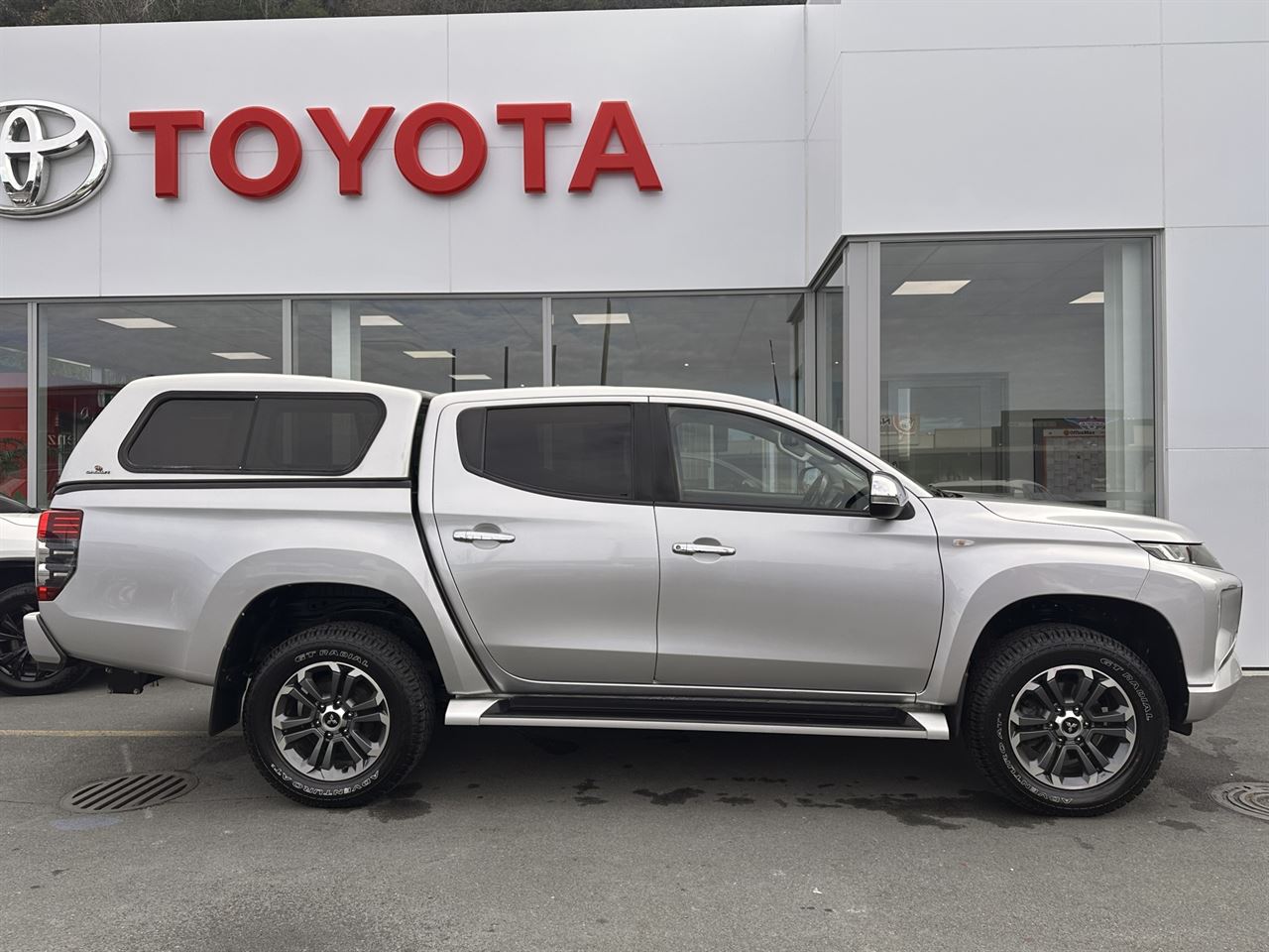 Vehicle image 2
