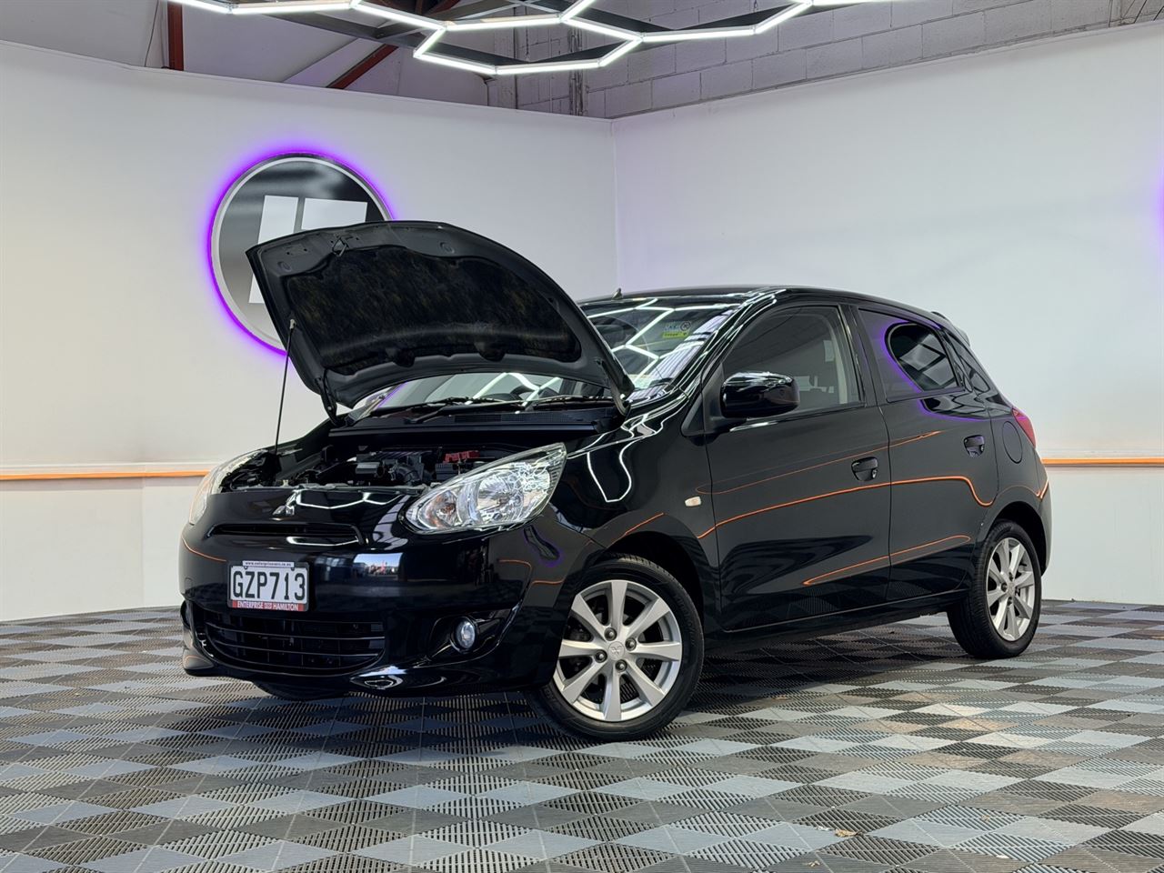 Vehicle image 3
