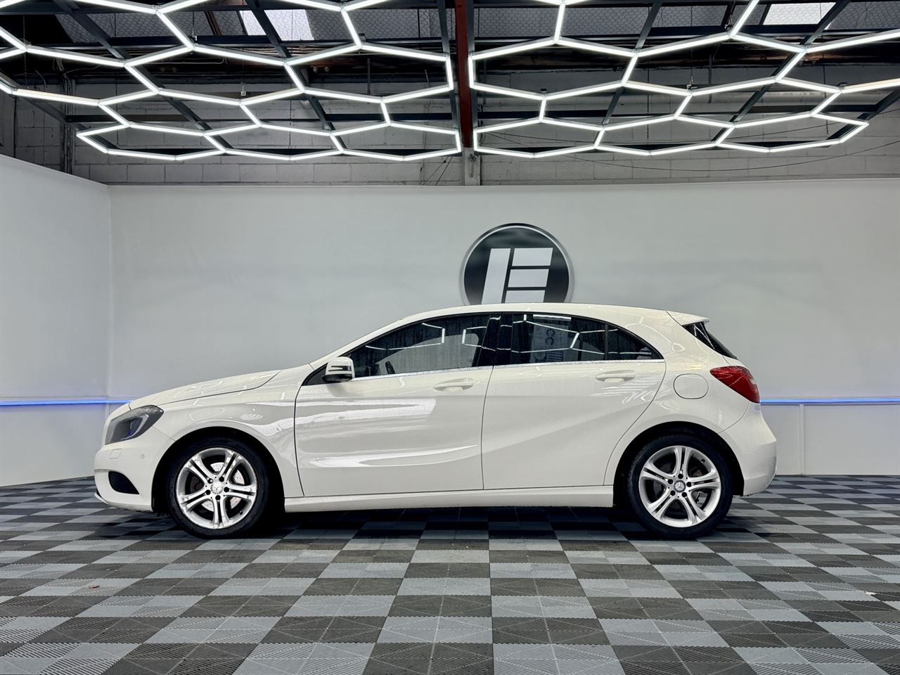 Vehicle image 5