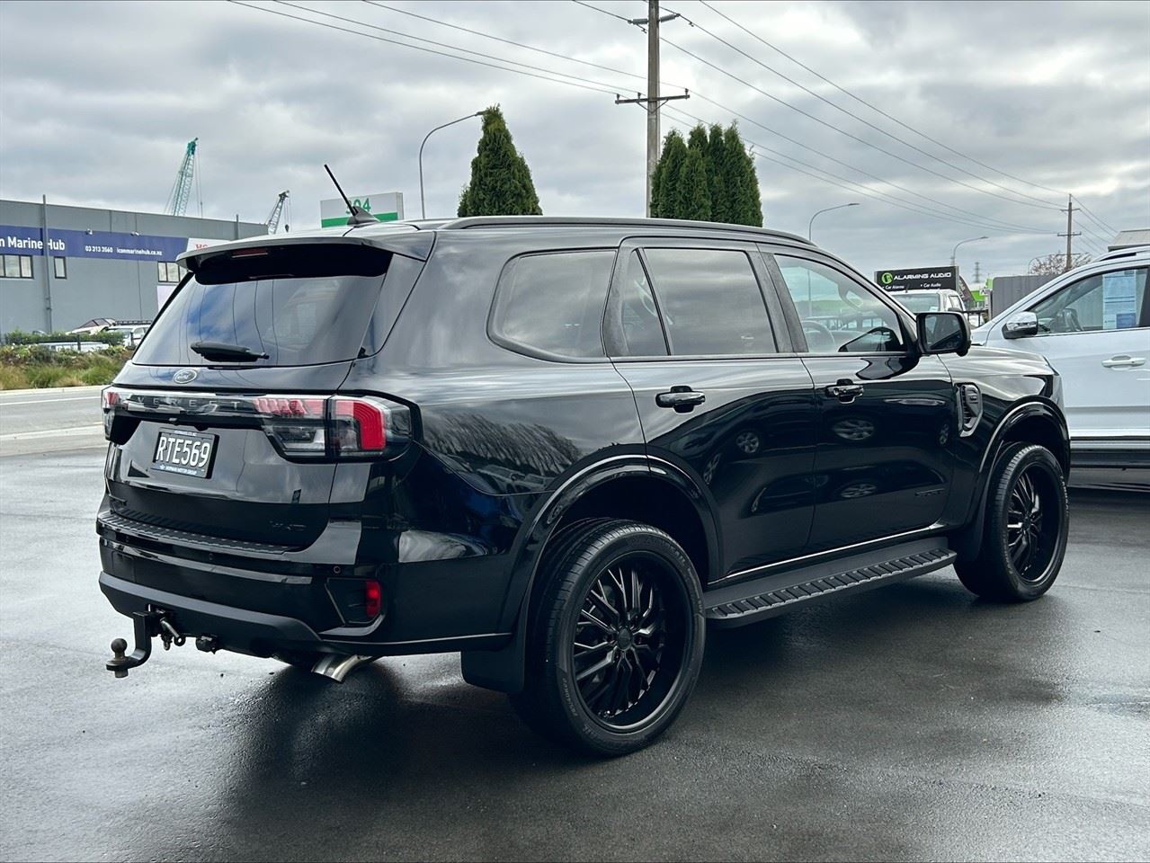 Vehicle image 3
