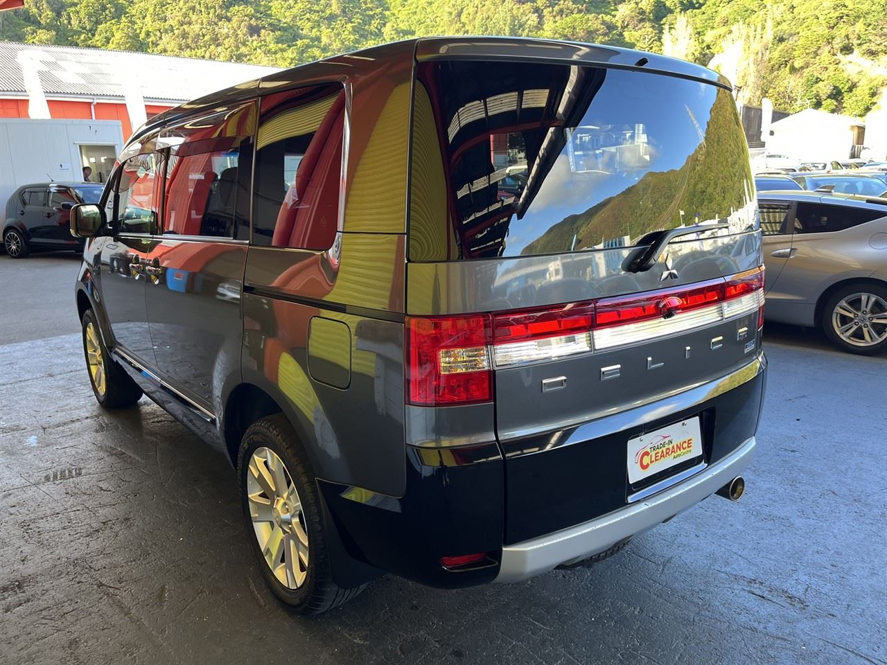 Vehicle image 4
