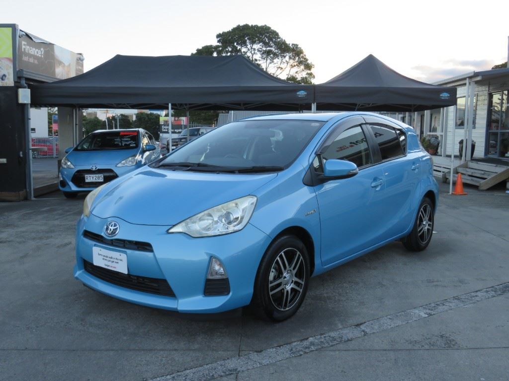 Vehicle image 3