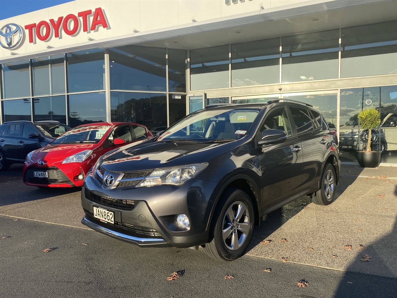 Vehicle image 5