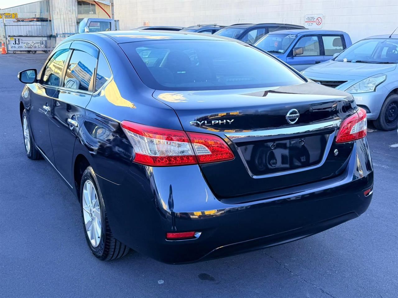 Vehicle image 4