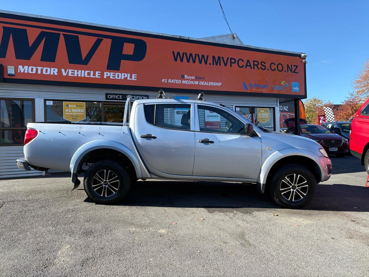 Vehicle image 3