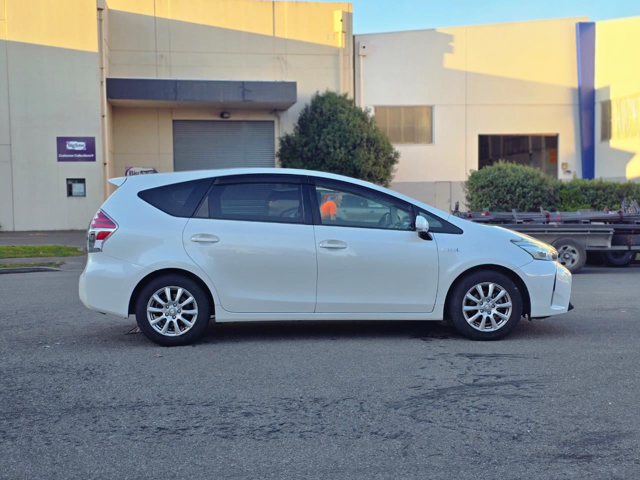 Vehicle image 4
