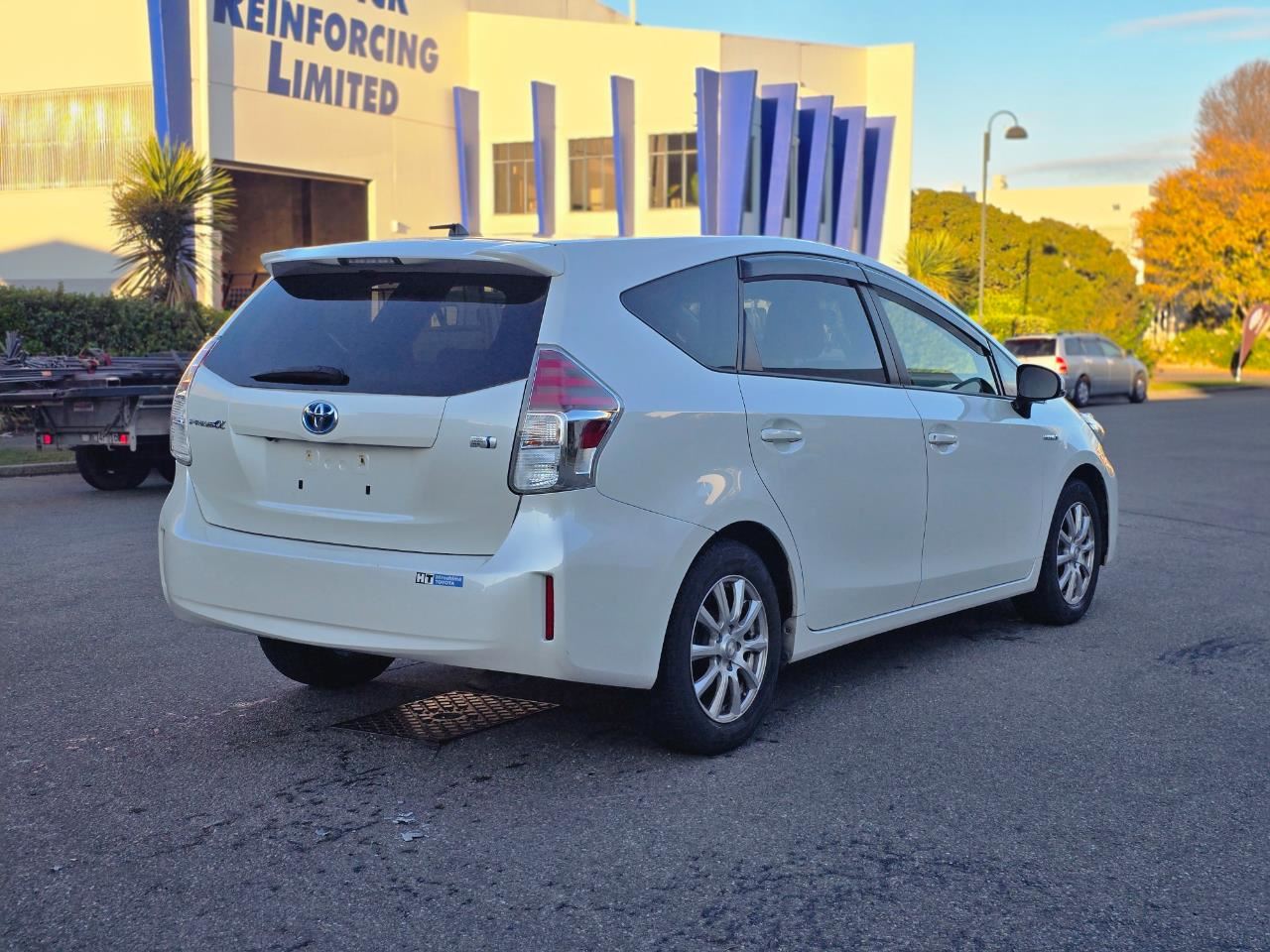 Vehicle image 5
