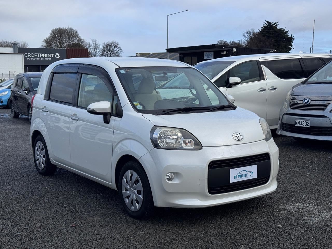 Vehicle image 3
