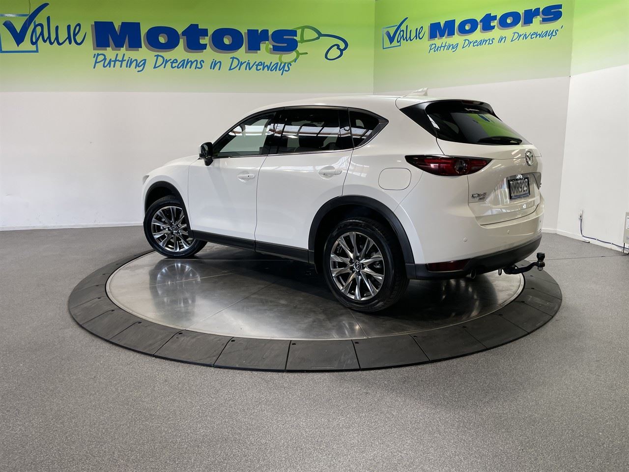 Vehicle image 5