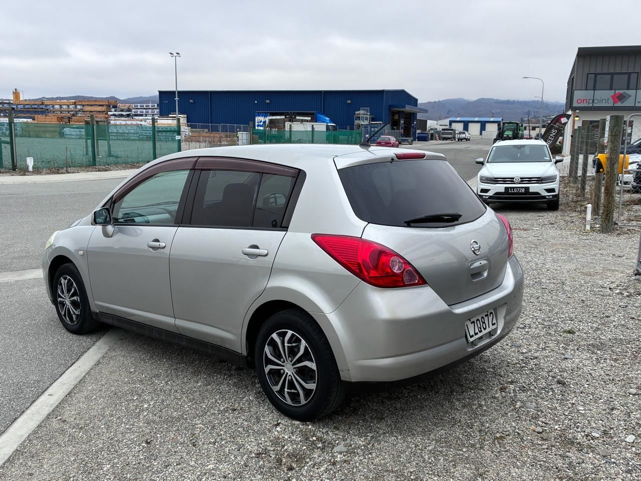 Vehicle image 5