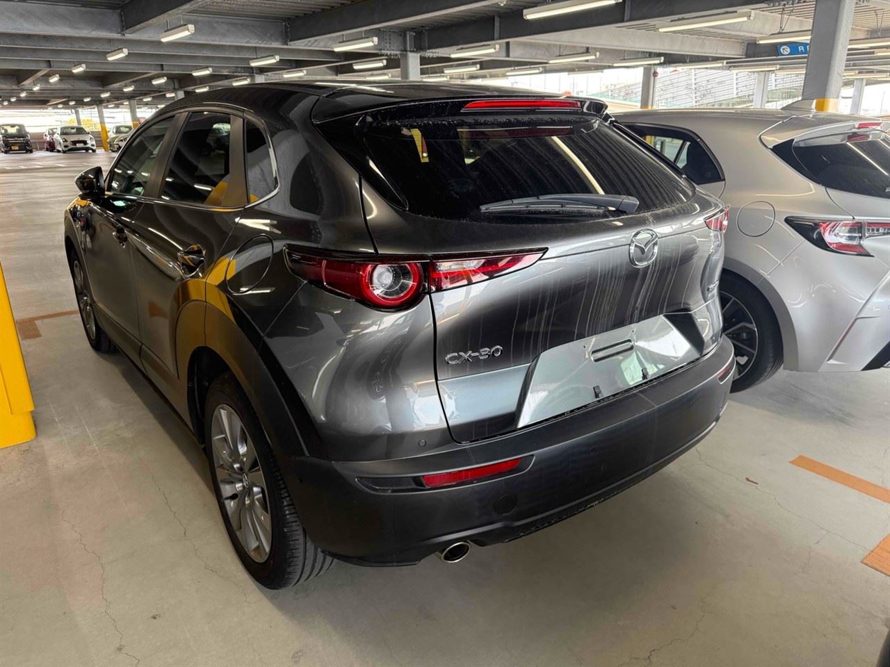 Vehicle image 4