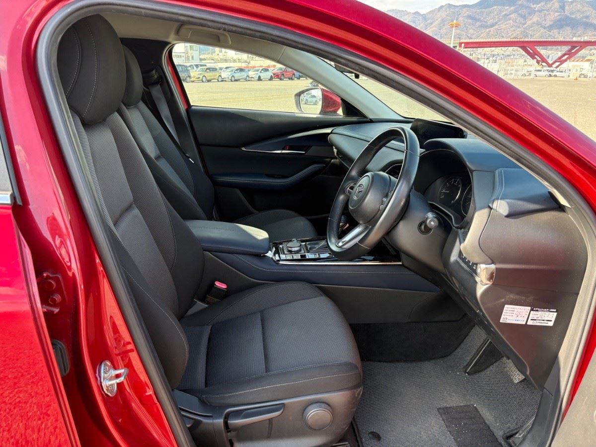 Vehicle image 5