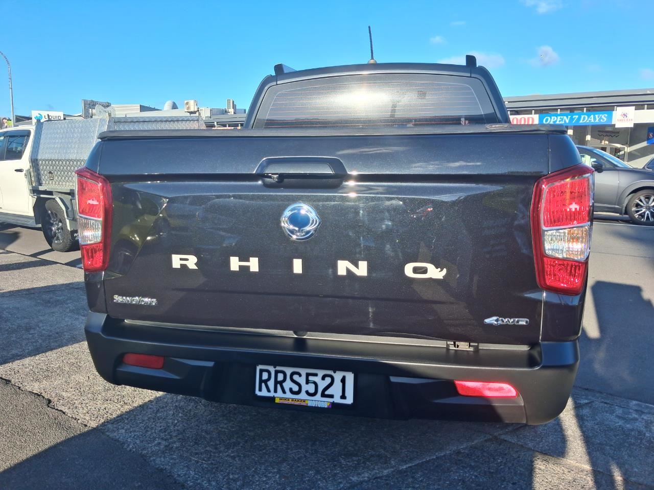 Vehicle image 5
