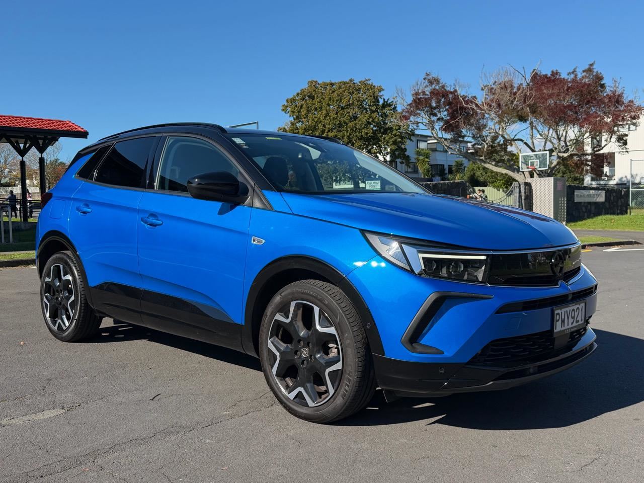 Vehicle image 3
