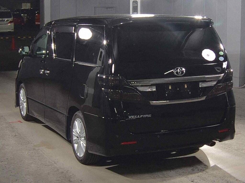 Vehicle image 4