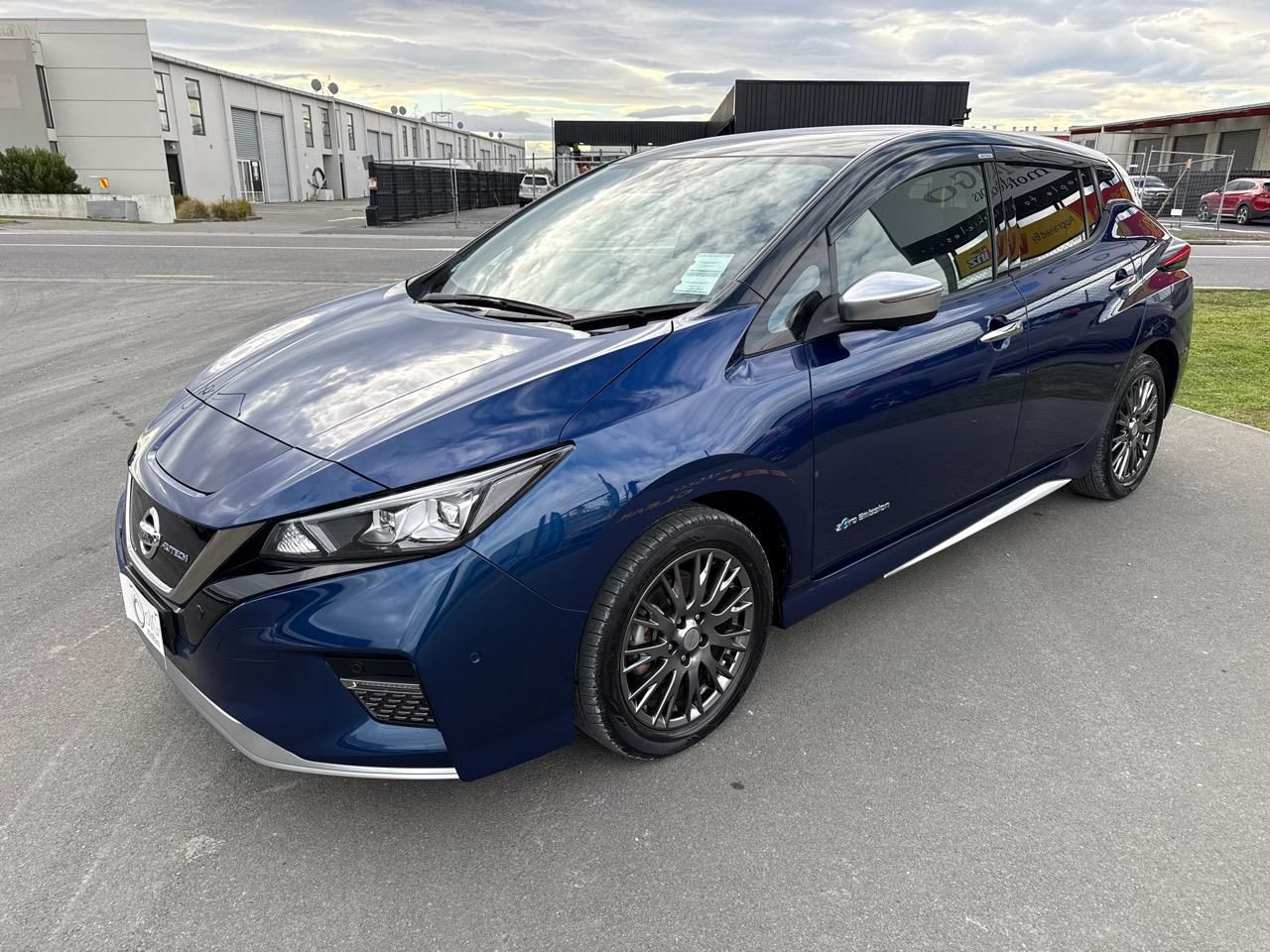 Vehicle image 4