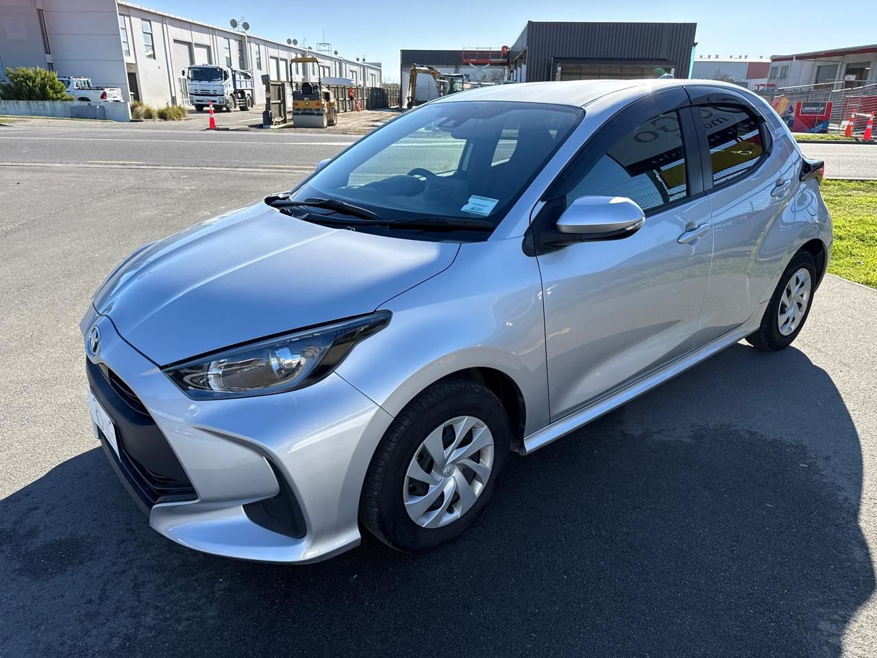 Vehicle image 4