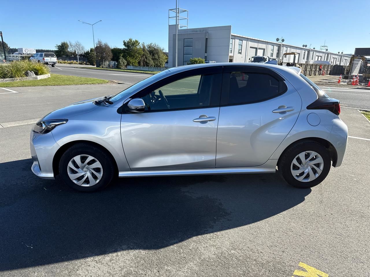 Vehicle image 5