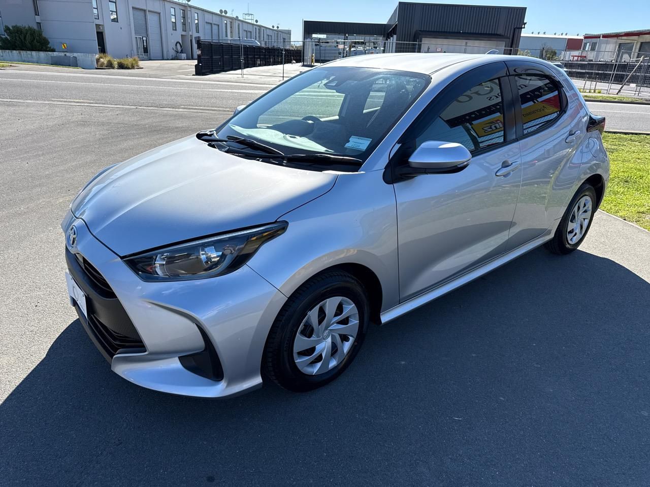 Vehicle image 4