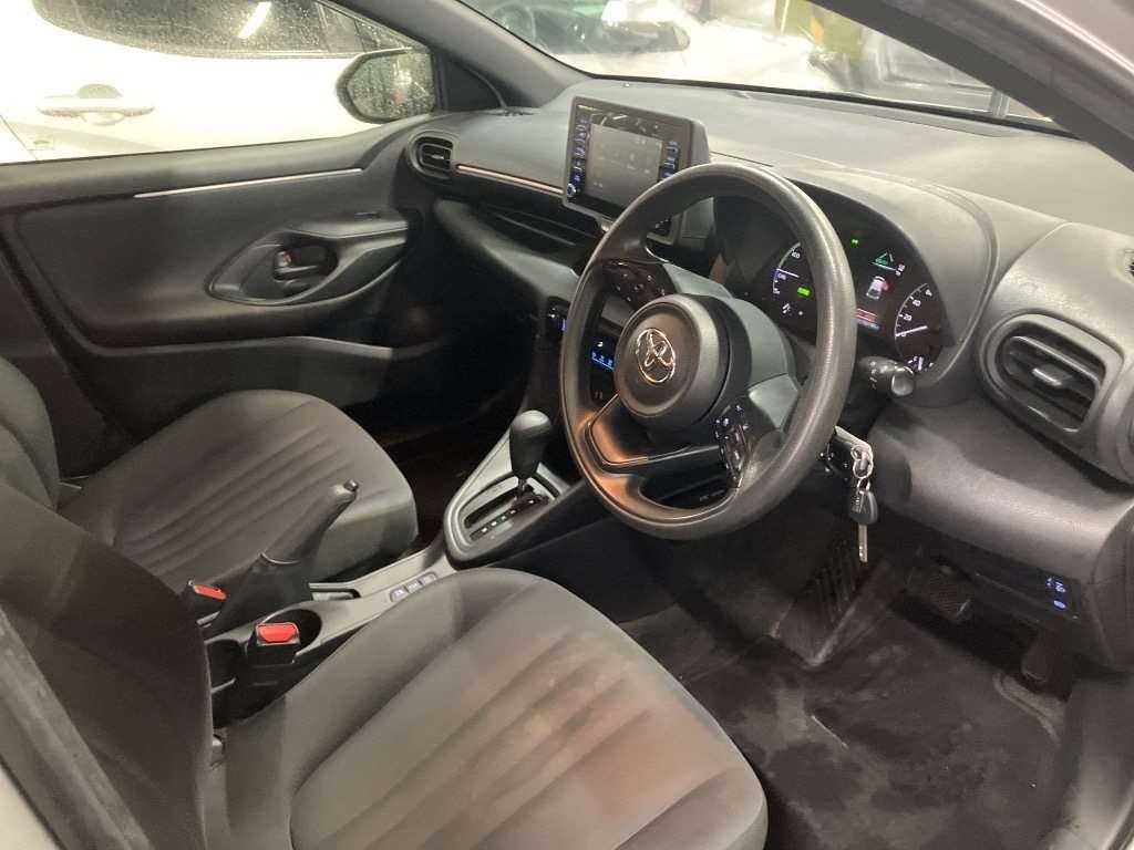 Vehicle image 5