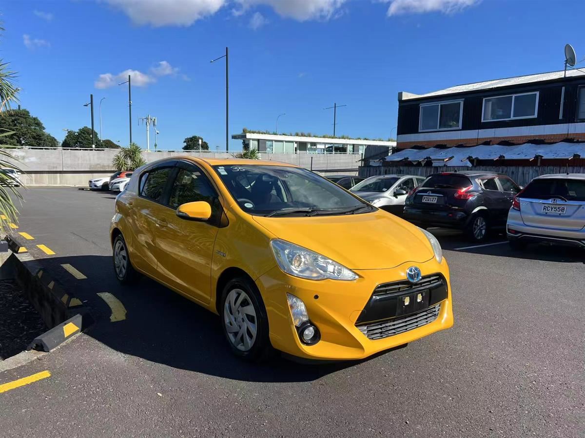 Vehicle image 3