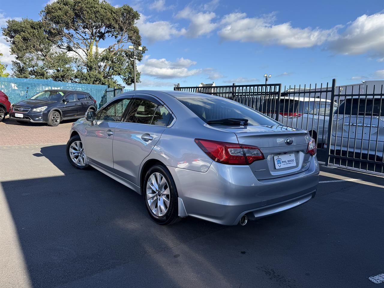 Vehicle image 4