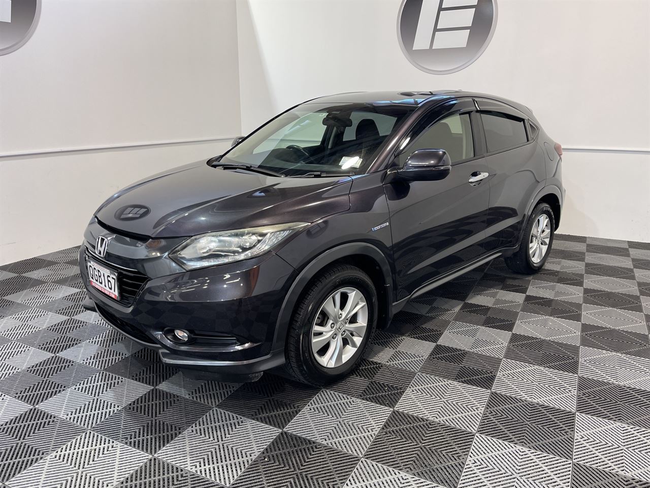 Vehicle image 3