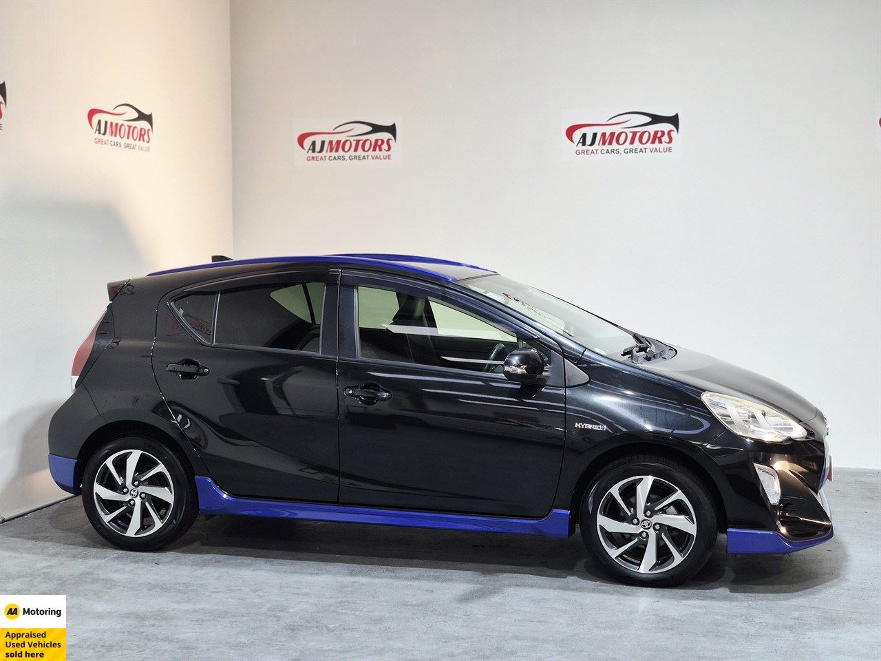 Vehicle image 3