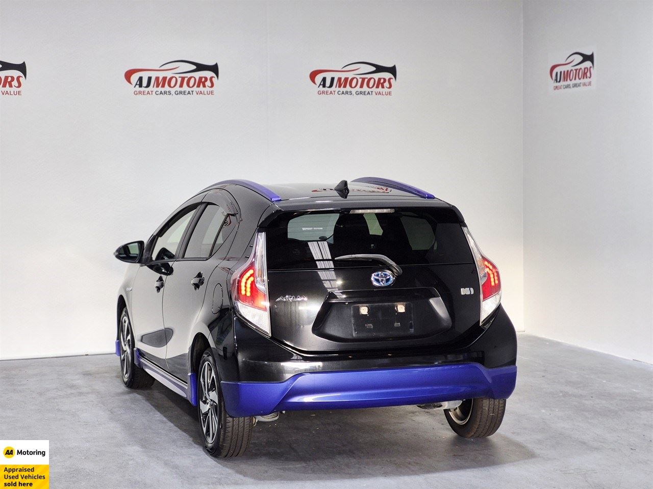 Vehicle image 5