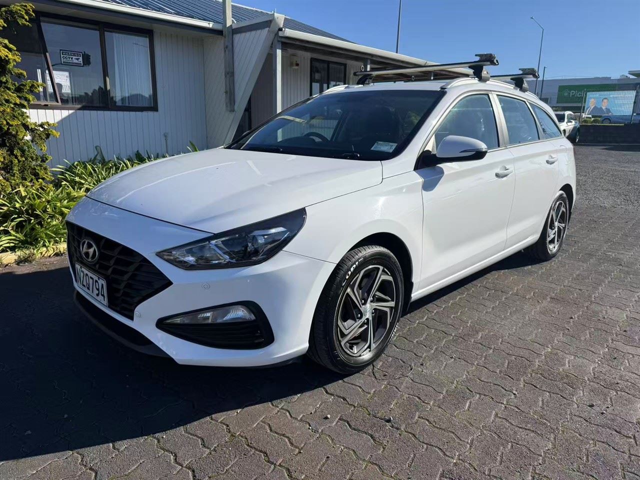 Vehicle image 3