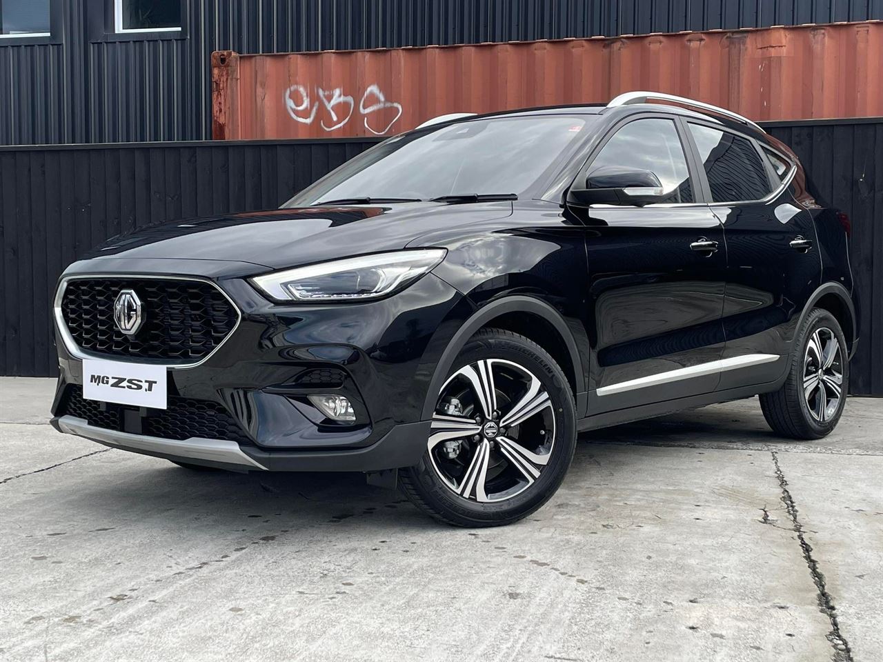 Vehicle image 5