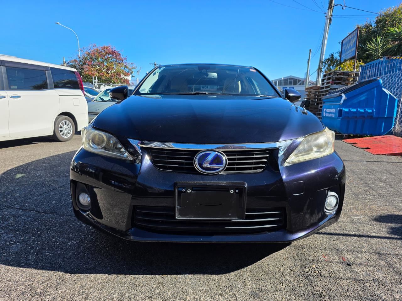 Vehicle image 3