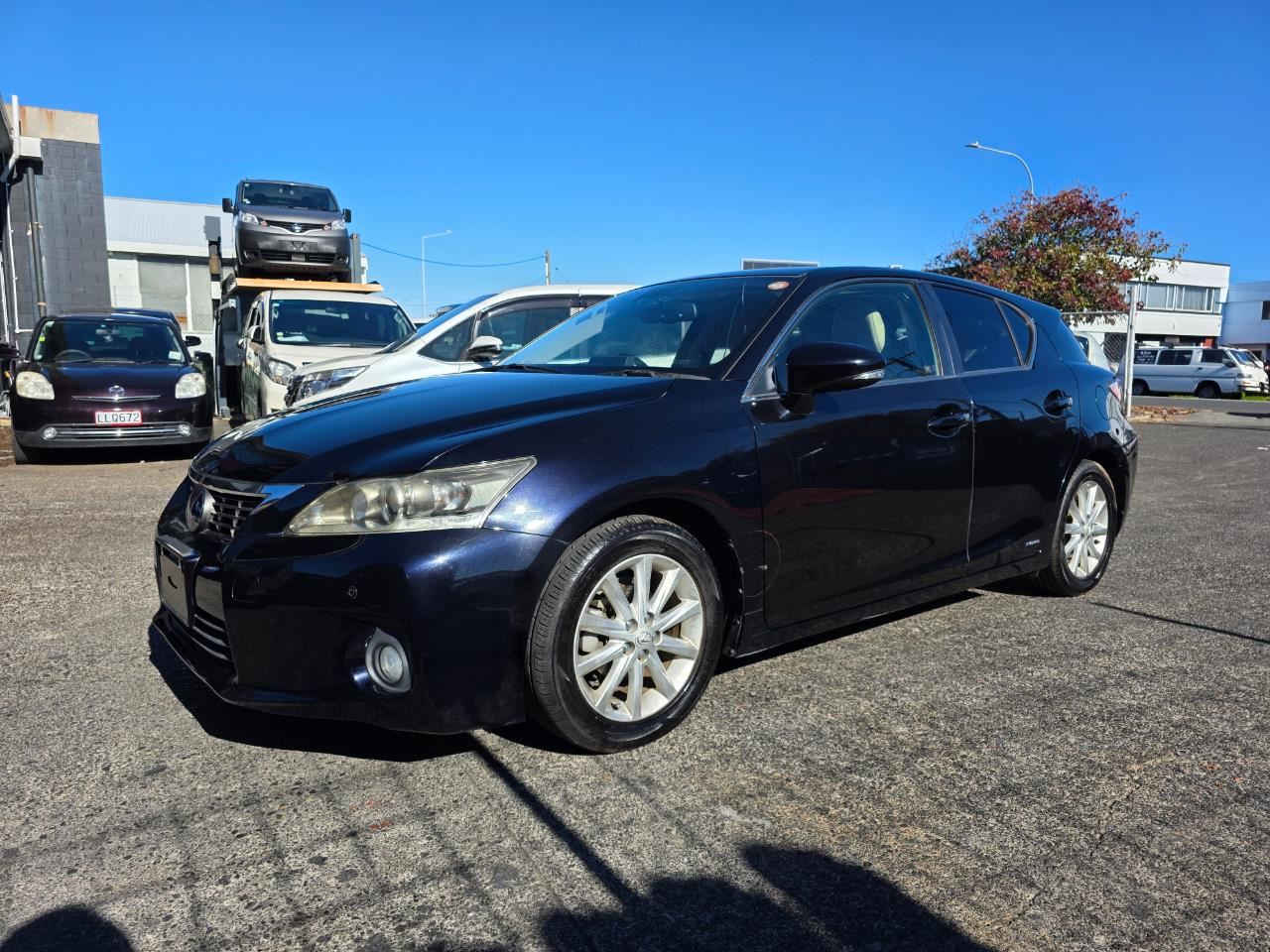 Vehicle image 4