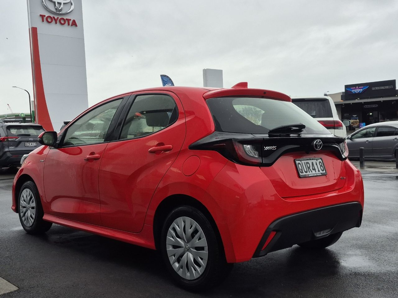Vehicle image 5