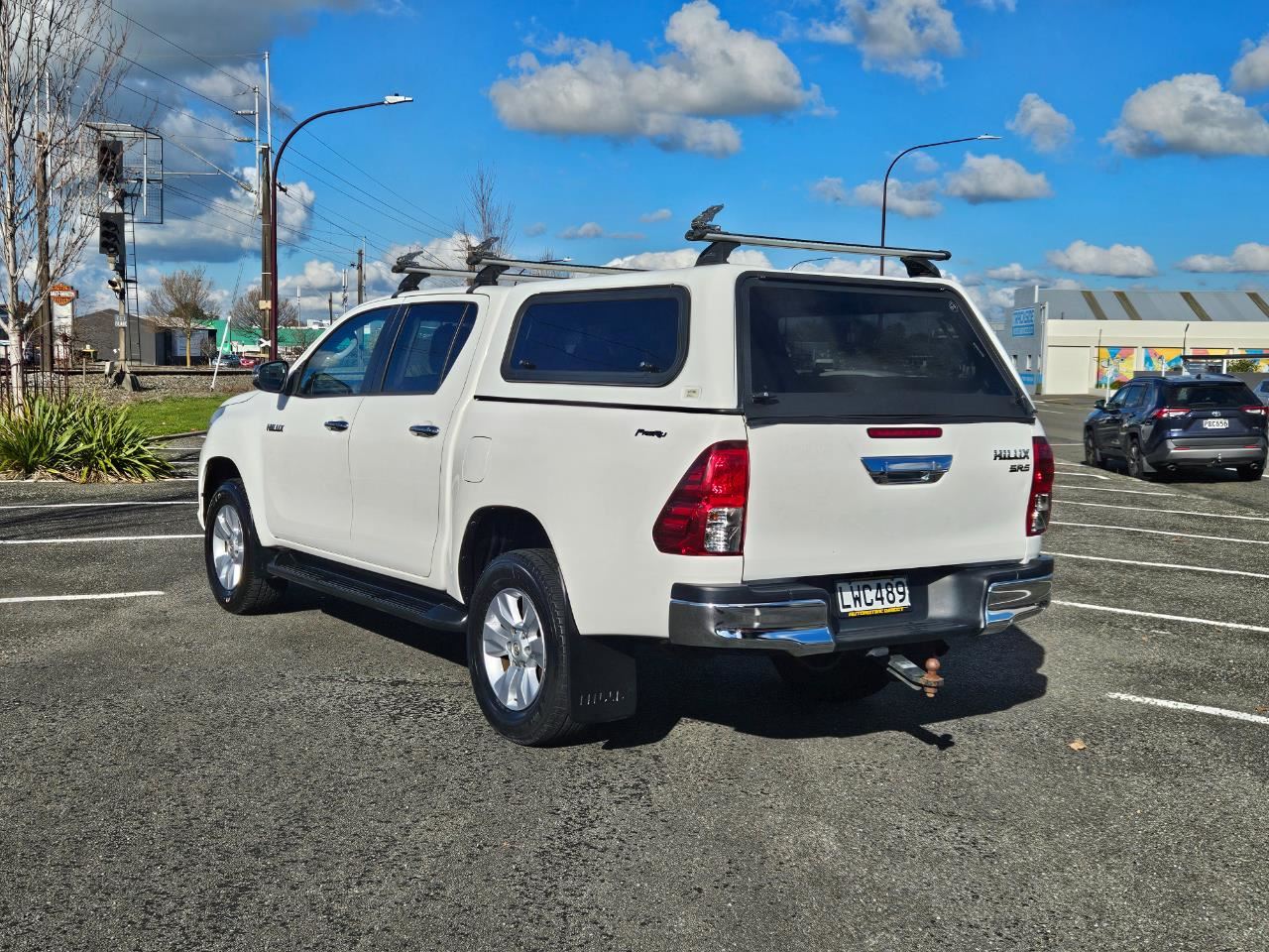 Vehicle image 5