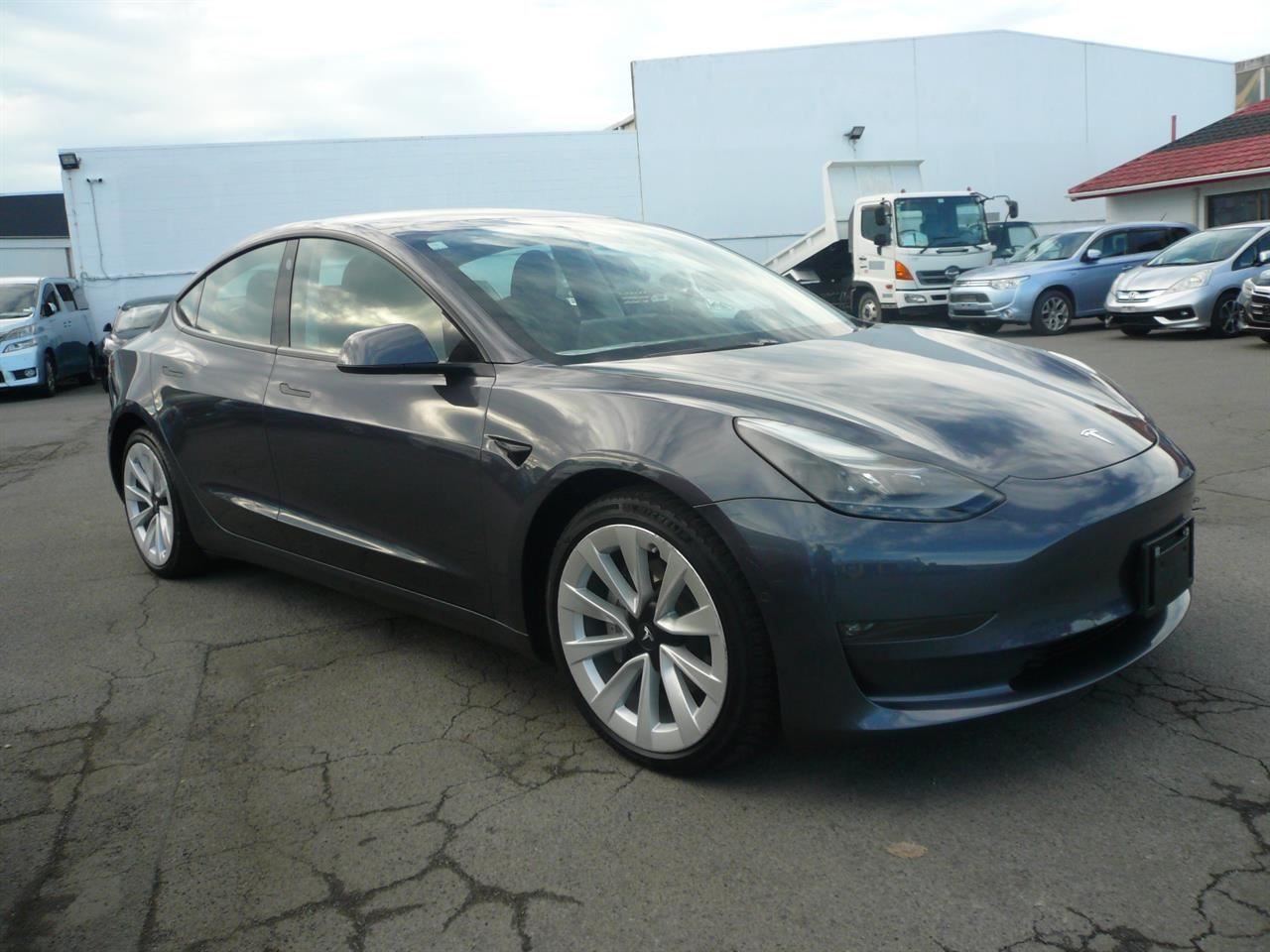 Vehicle image 3