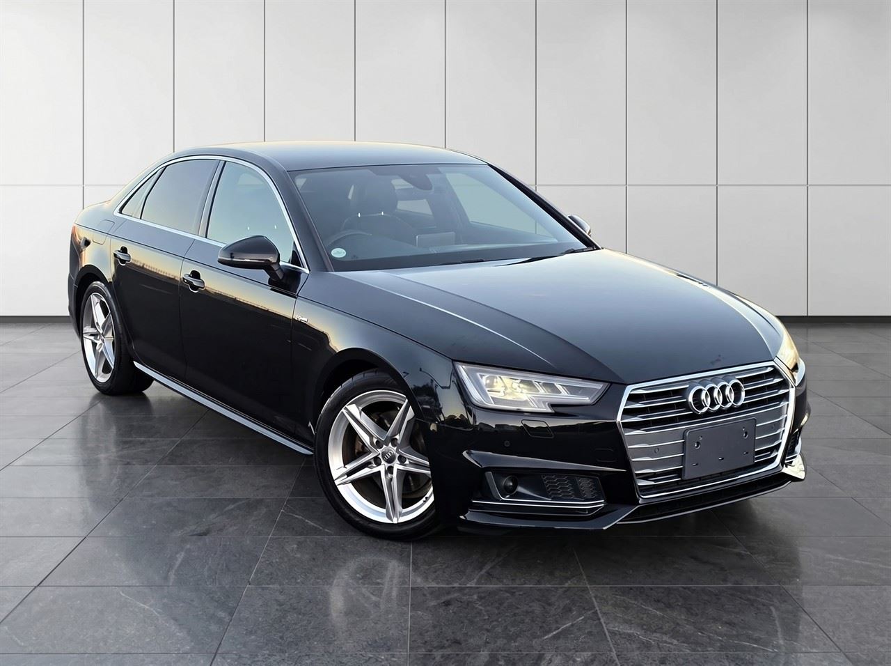 Vehicle image 4