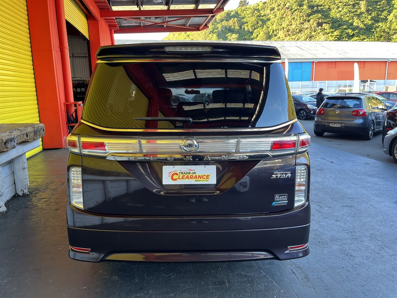 Vehicle image 5
