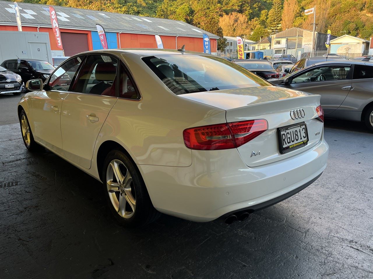Vehicle image 4