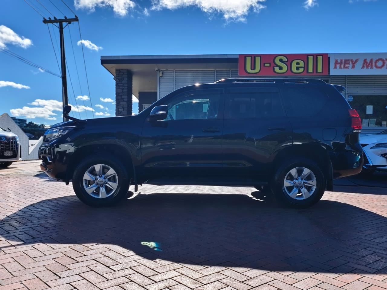 Vehicle image 4