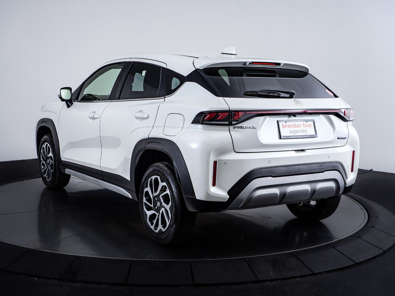 Vehicle image 5