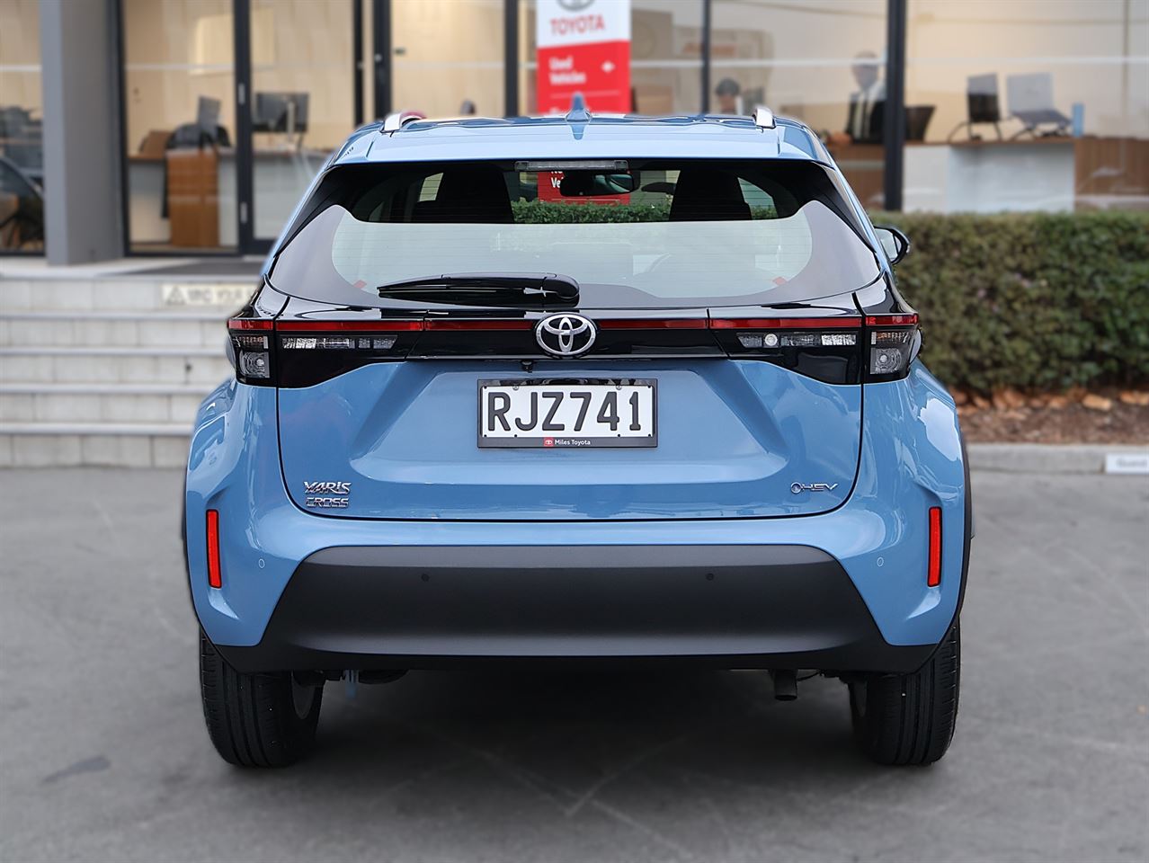 Vehicle image 5