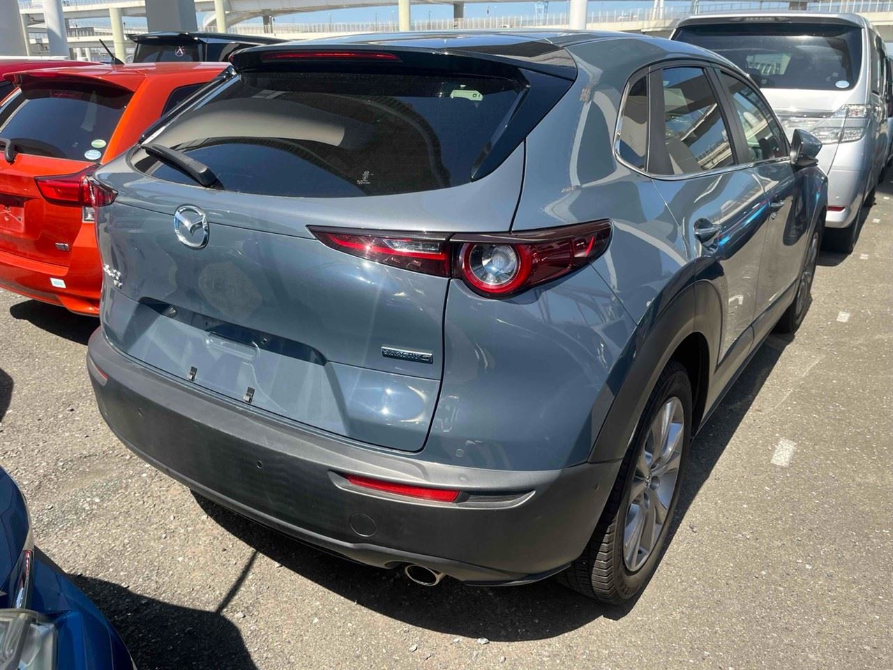 Vehicle image 4