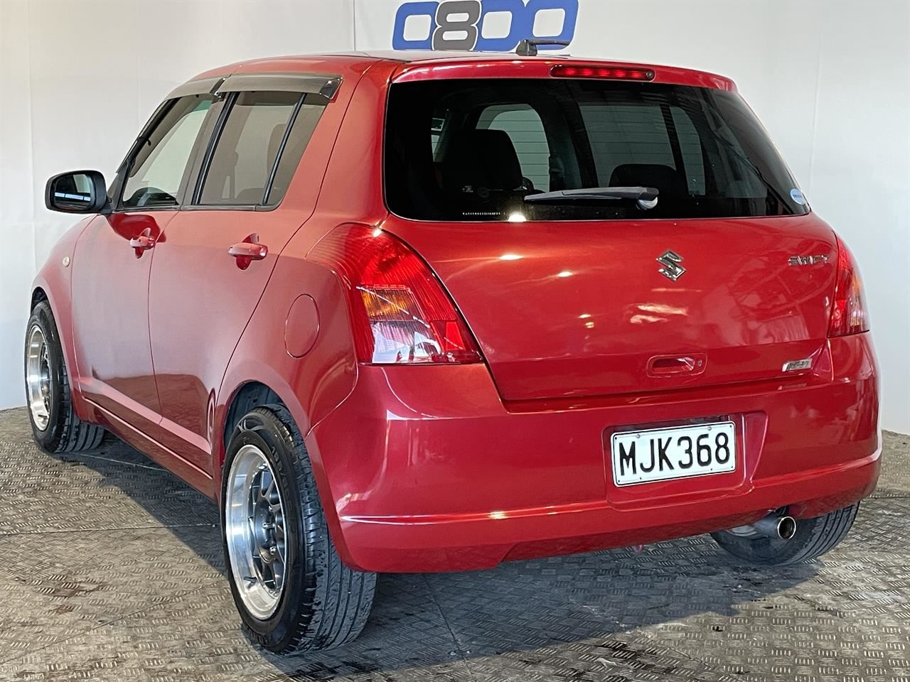 Vehicle image 4