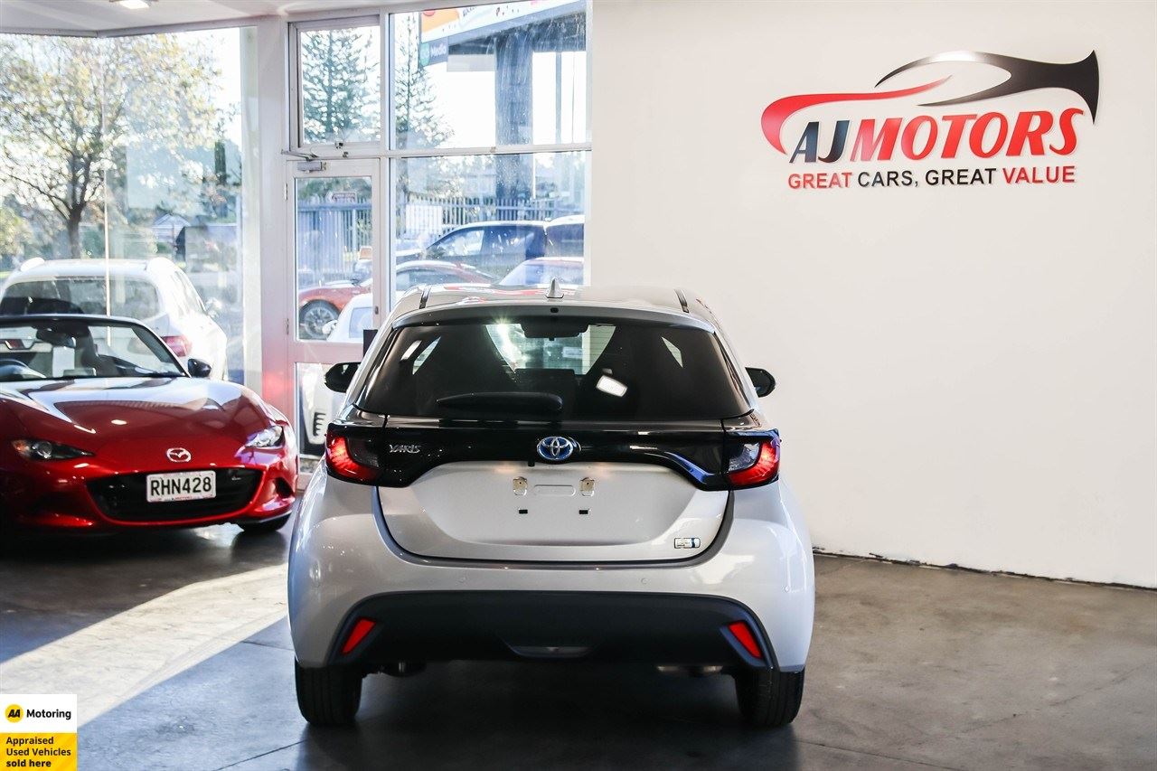 Vehicle image 5